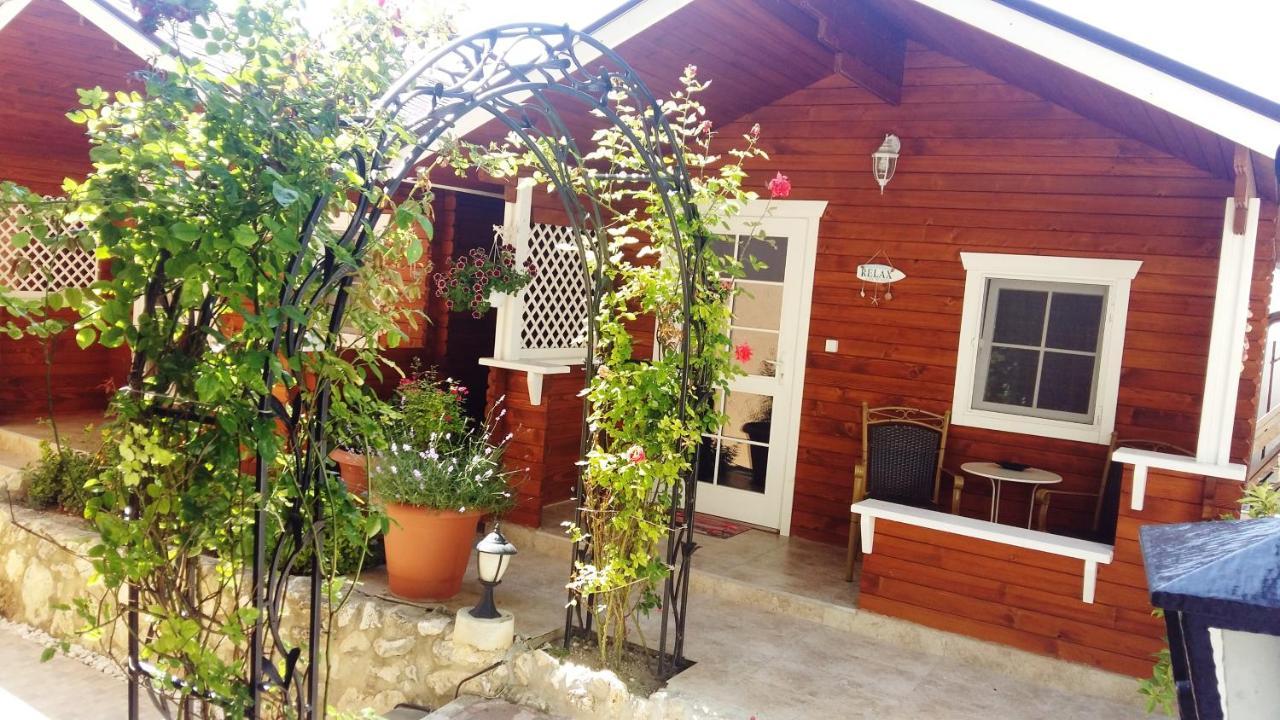 וארנה Guest House Yanita מראה חיצוני תמונה