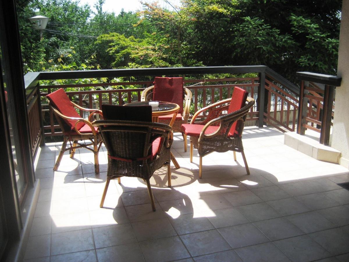 וארנה Guest House Yanita מראה חיצוני תמונה
