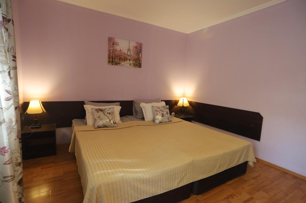 וארנה Guest House Yanita מראה חיצוני תמונה