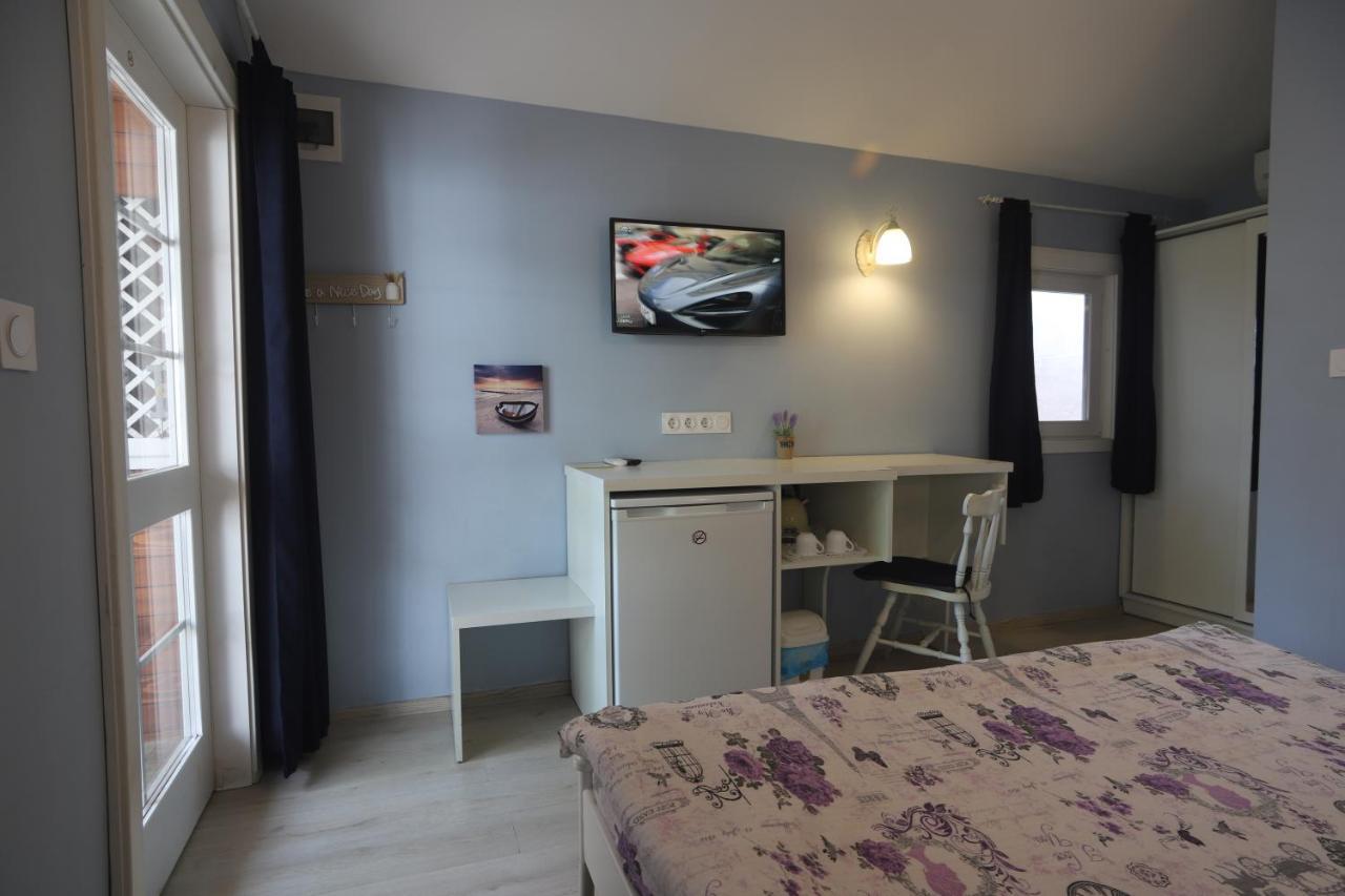 וארנה Guest House Yanita מראה חיצוני תמונה