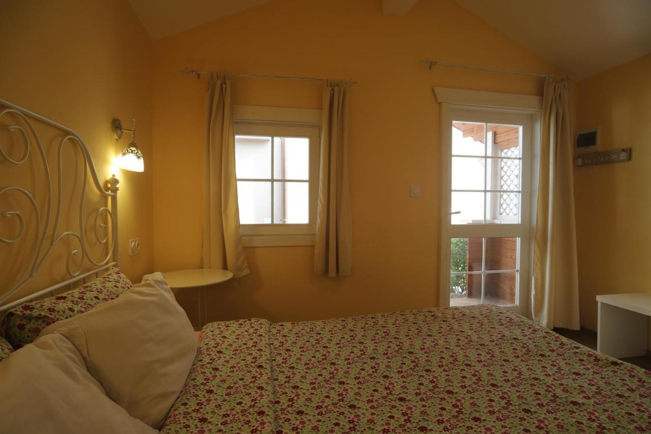וארנה Guest House Yanita מראה חיצוני תמונה