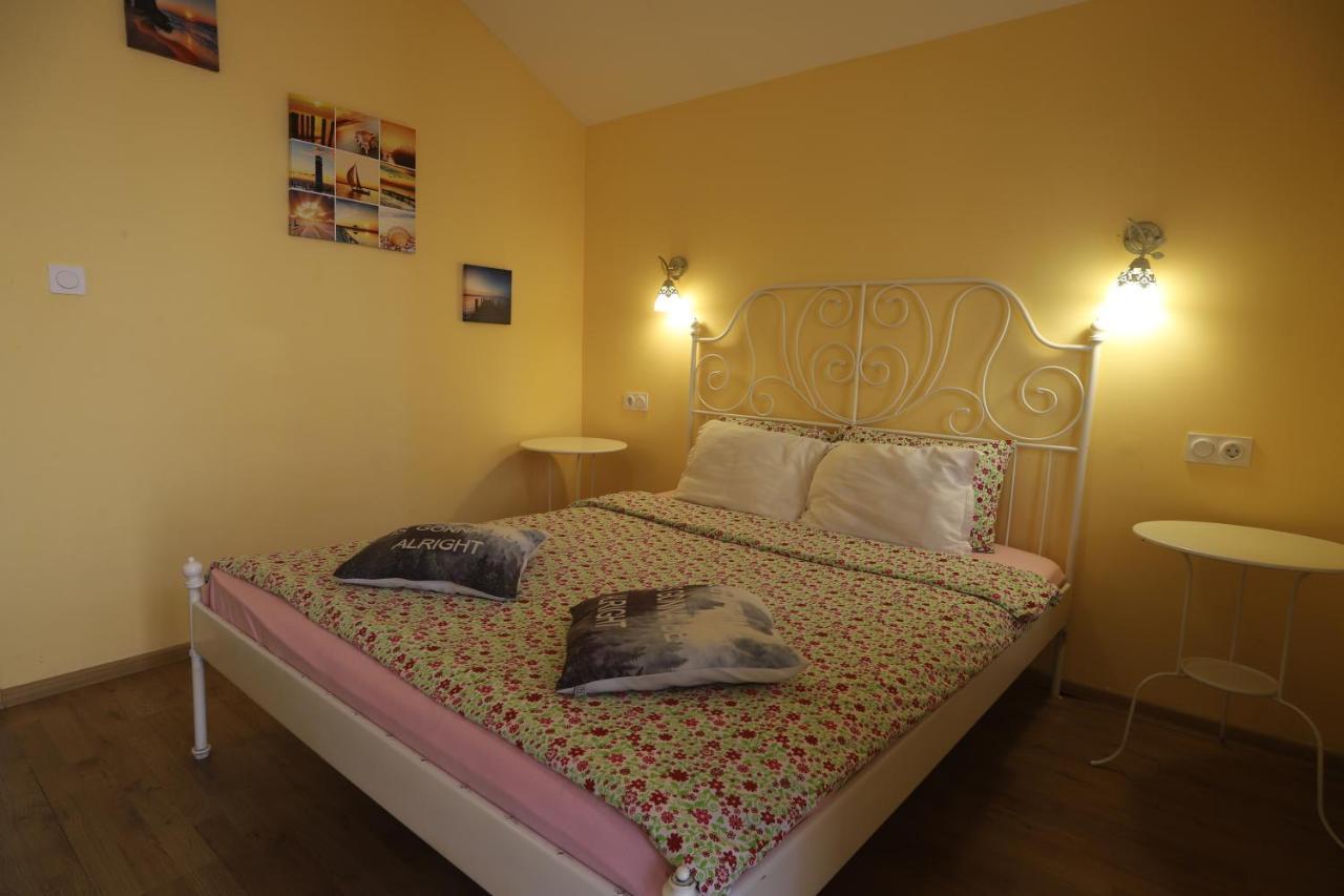 וארנה Guest House Yanita מראה חיצוני תמונה