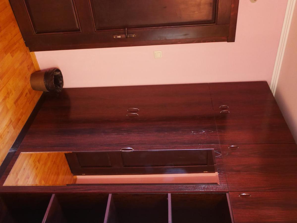וארנה Guest House Yanita מראה חיצוני תמונה