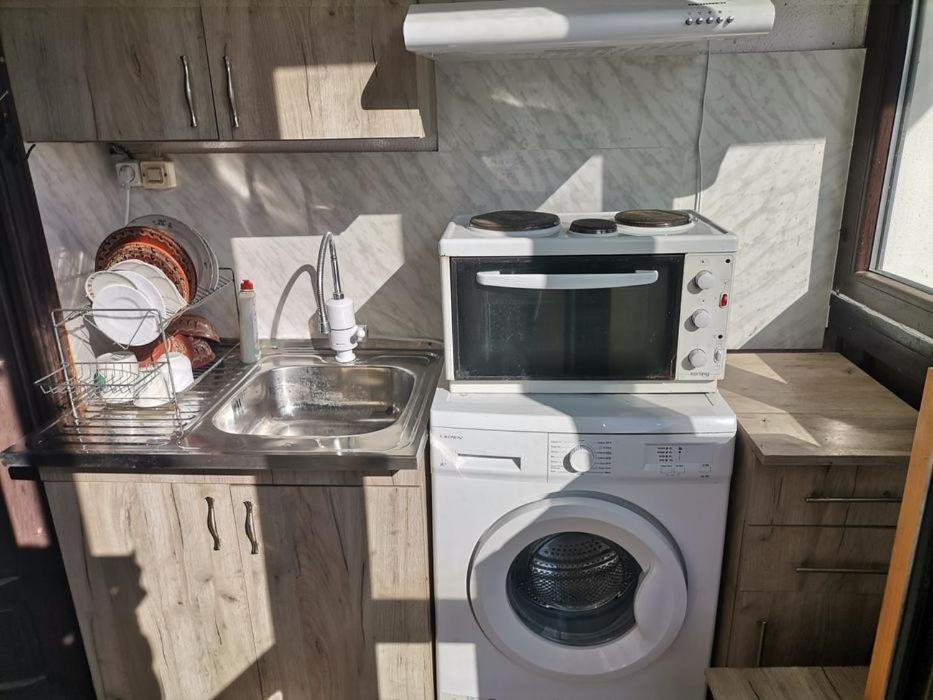 וארנה Guest House Yanita מראה חיצוני תמונה