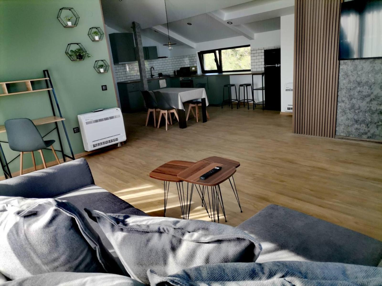 וארנה Guest House Yanita מראה חיצוני תמונה