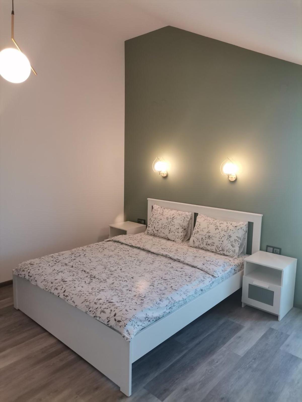 וארנה Guest House Yanita מראה חיצוני תמונה