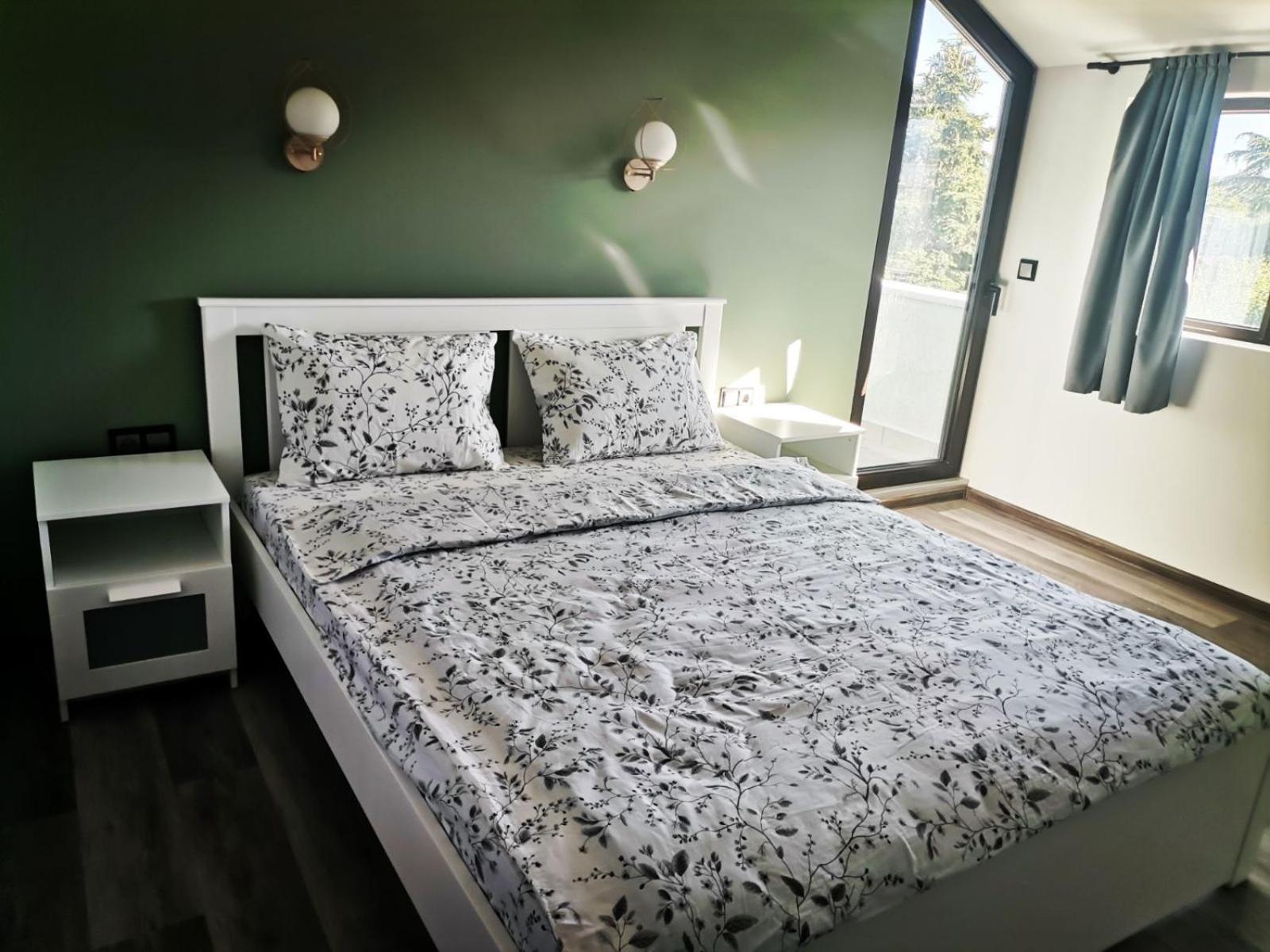 וארנה Guest House Yanita מראה חיצוני תמונה